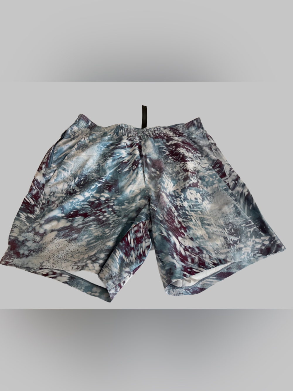 lululemon athletica Abstract Print Elastic-Waist Shorts in Blue & Burgundy